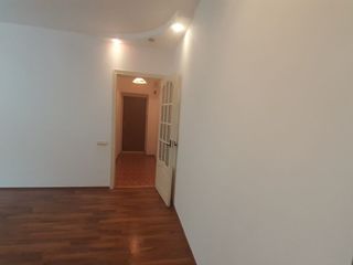 Apartament cu 3 odăi, str. Vasile Lupu foto 2