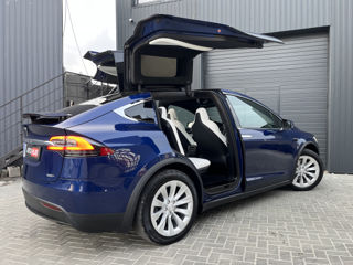 Tesla Model X foto 7