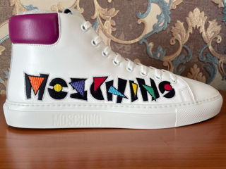 Moschino. Marime 43