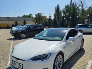 Tesla Model S foto 1