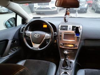 Toyota Avensis foto 9