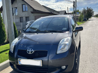 Toyota Yaris foto 1