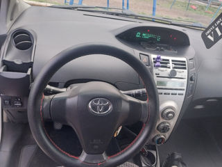 Toyota Yaris foto 4