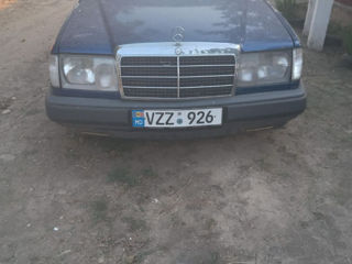 Mercedes Series (W124) foto 2