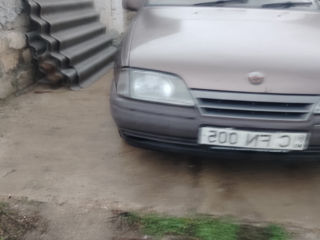 Opel Omega foto 2