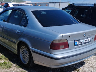 BMW 5 Series foto 3