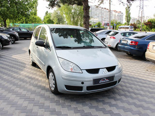 Mitsubishi Colt foto 1