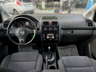 Volkswagen Touran foto 10