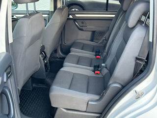 Volkswagen Touran foto 16