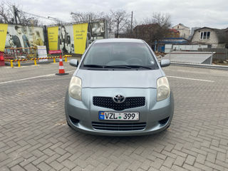 Toyota Yaris foto 2