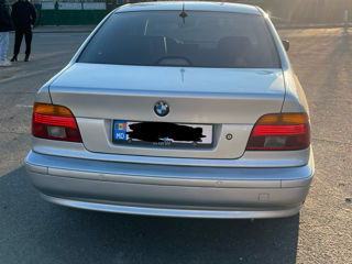 BMW 5 Series foto 9