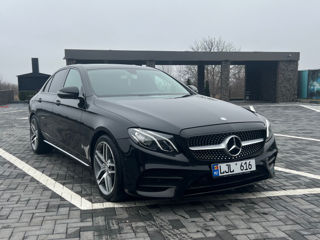 Mercedes E-Class foto 1