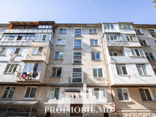 Apartament cu 2 camere, 50 m², Buiucani, Chișinău foto 12