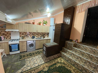 Casa de locuit în raionul Rezina, centru satului Buşăuca cu o suprafata de 150m pe un teren de 25ari foto 10