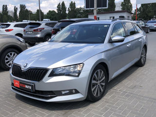 Skoda Superb foto 1