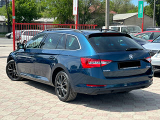 Skoda Superb foto 3