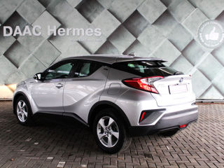 Toyota C-HR foto 2