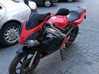 Yamaha TZR50 foto 2