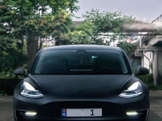 Tesla Model 3 foto 2