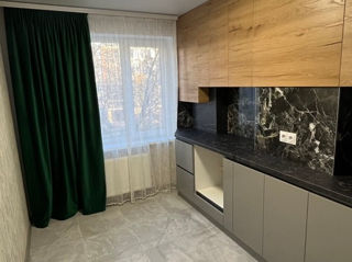 Apartament cu 2 camere, 52 m², Centru, Fălești foto 2