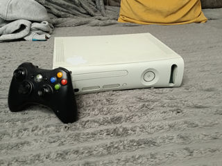 Xbox 360 + 5 jocuri foto 1