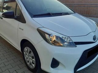 Chirie auto Prakat auto Chisinau  Prius Golf  Auris Yaris Automat Hybrid foto 14