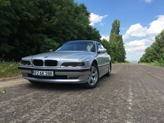 BMW 7 Series foto 2