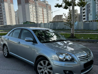 Toyota Avensis foto 1