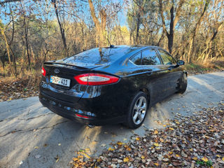 Ford Fusion foto 2