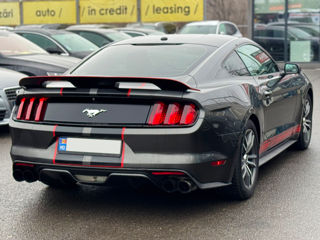 Ford Mustang foto 5