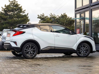 Toyota C-HR foto 2