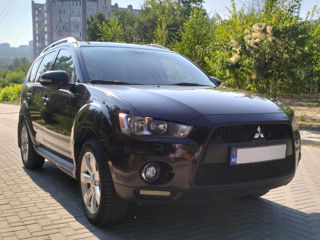 Mitsubishi Outlander foto 2