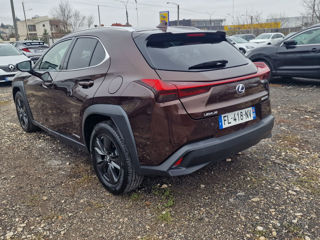 Lexus UX foto 10