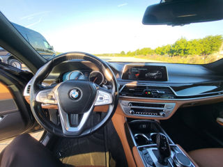 BMW 7 Series foto 8