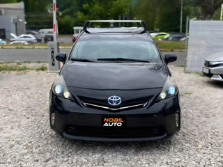 Toyota Prius v foto 3