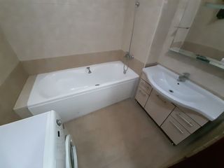 Apartament cu 2 camere 300 euro Riscanovca str. Kiev 16/6 foto 9