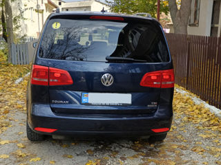 Volkswagen Touran foto 2