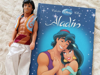 Cadou ideal pentru copii- cartea și păpușa Aladin