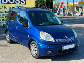 Toyota Yaris Verso foto 3