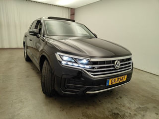 Volkswagen Touareg foto 1