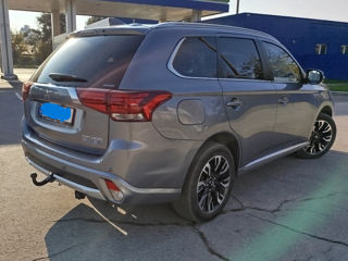 Mitsubishi Outlander foto 4