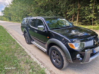 Mitsubishi L200 foto 2