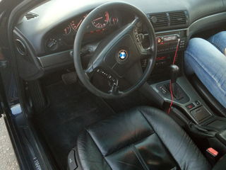 BMW 5 Series foto 1