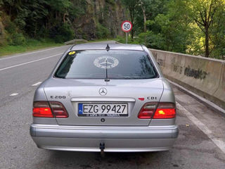 Mercedes E-Class foto 5