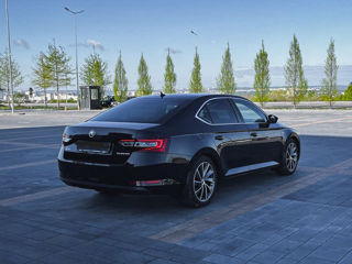 Skoda Superb foto 3