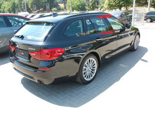 BMW 5 Series foto 3