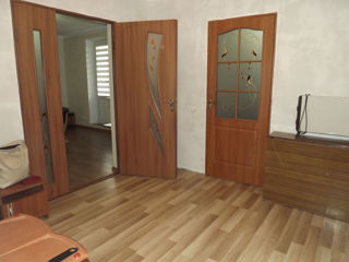 Apartament cu 2 camere, 53 m², Botanica, Chișinău foto 2