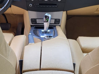 BMW 5 Series foto 15