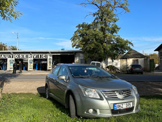 Toyota Avensis foto 1