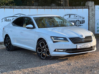 Skoda Superb foto 2